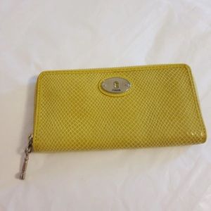 Fossil wallet Authentic NWT